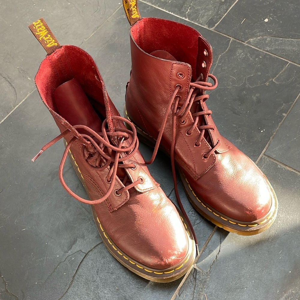 Doc Martens red boots size USL 10 / UK 8 / EU 42